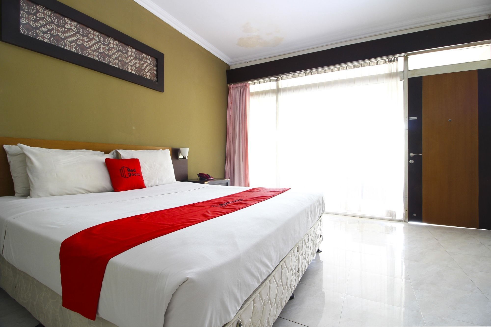Reddoorz @ Solo Street Hotel Maguwo Bagian luar foto
