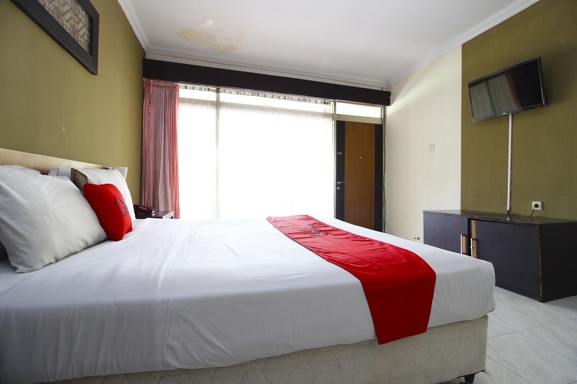 Reddoorz @ Solo Street Hotel Maguwo Bagian luar foto